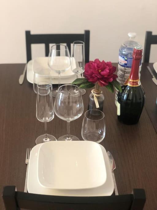 Superbe Appartement Tout Equipe, Le Nid D'Eva A Metz Gare, Parking Prive, Balcon, F2, 50M2, 3P Buitenkant foto