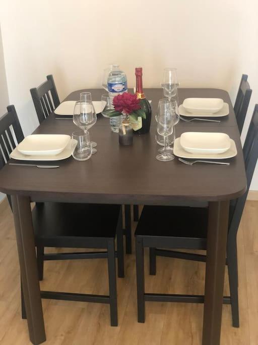 Superbe Appartement Tout Equipe, Le Nid D'Eva A Metz Gare, Parking Prive, Balcon, F2, 50M2, 3P Buitenkant foto